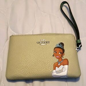 Disney X Coach Wrist Wallet Tiana